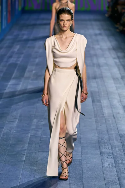 Look 22